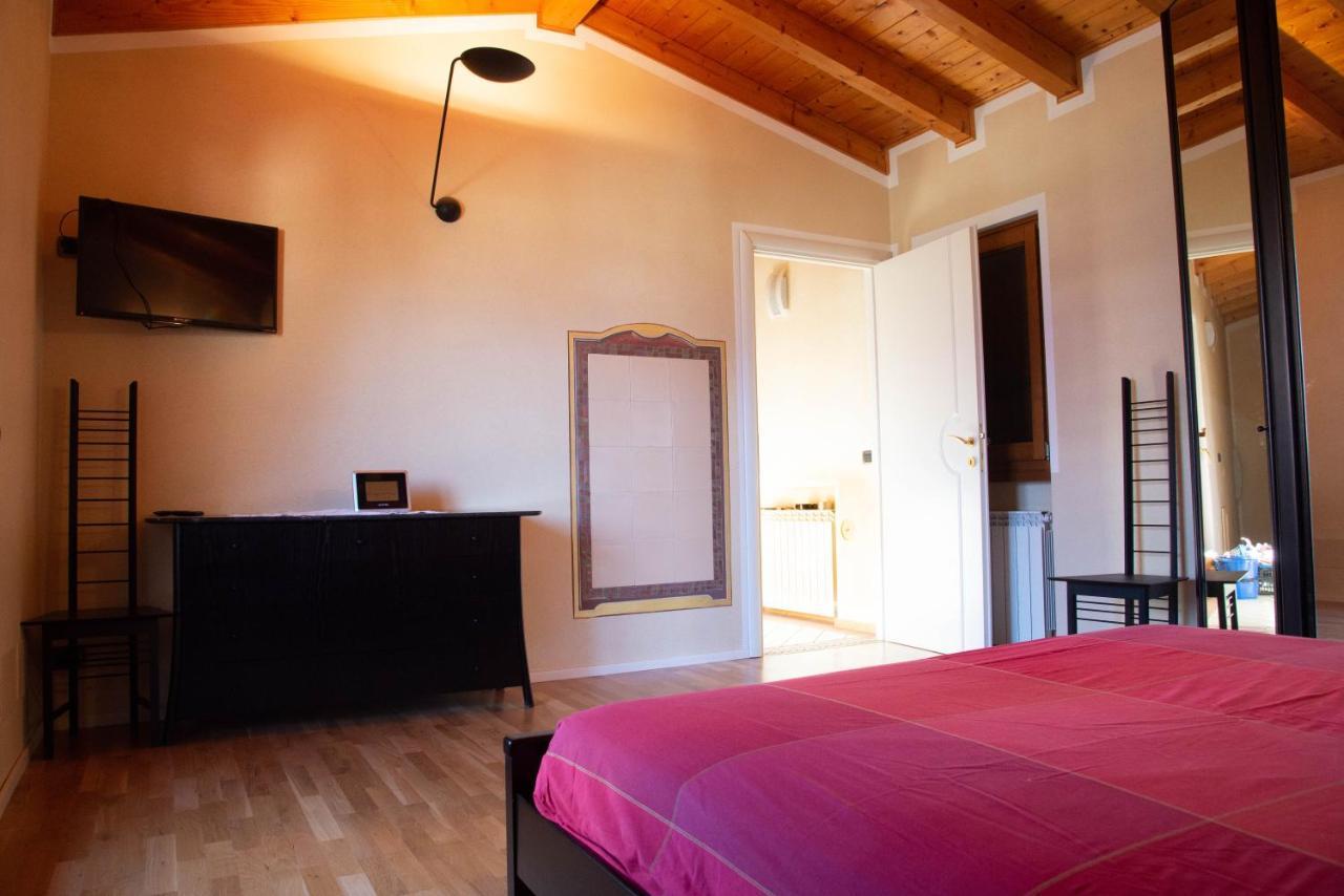 Guesthouse "Villa Tamas" Limone sul Garda Buitenkant foto