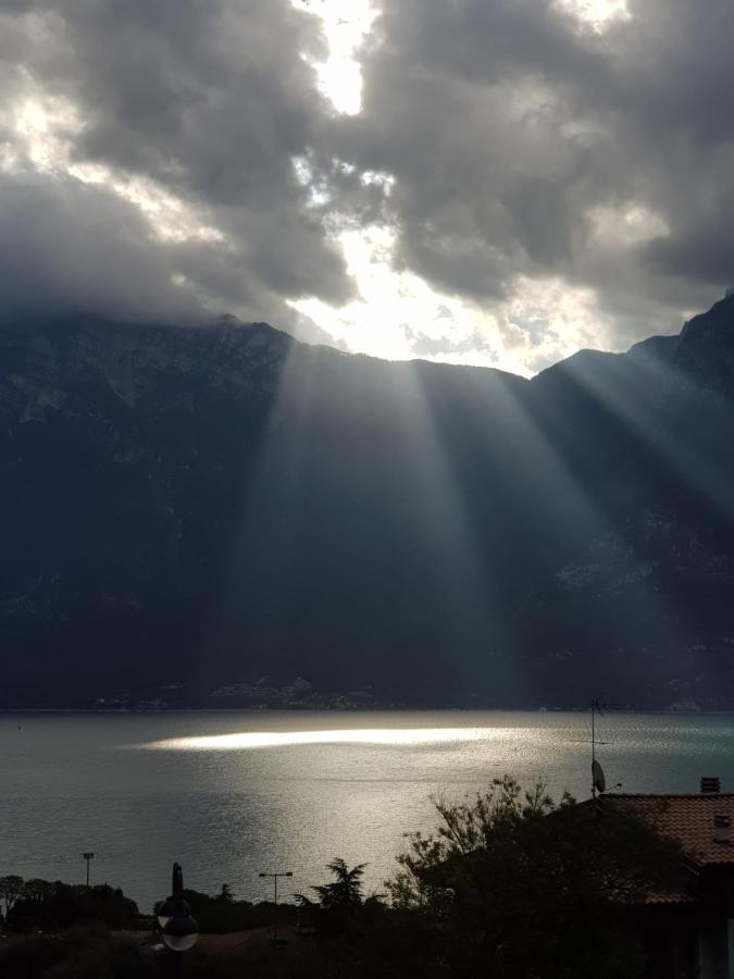 Guesthouse "Villa Tamas" Limone sul Garda Buitenkant foto