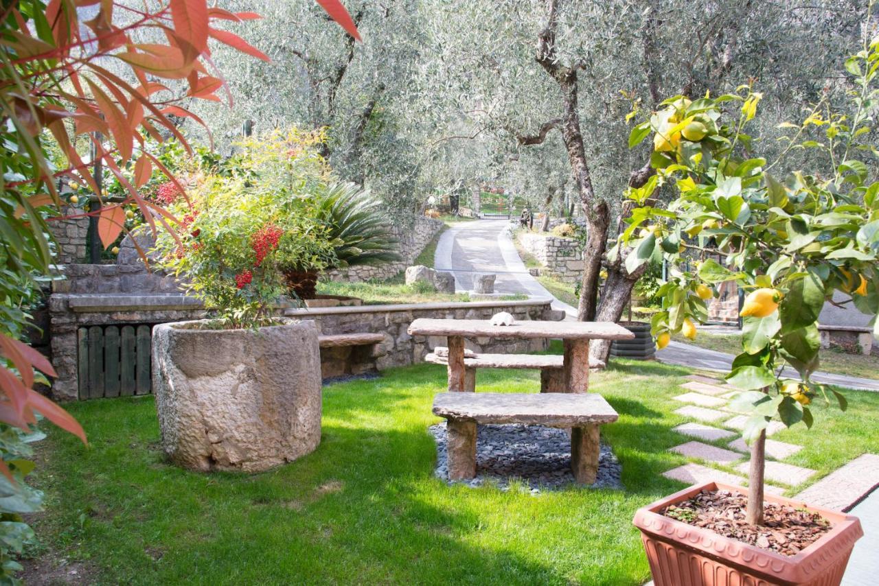 Guesthouse "Villa Tamas" Limone sul Garda Buitenkant foto