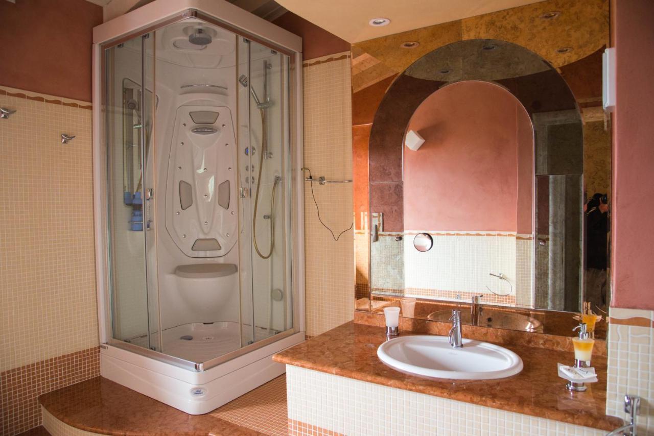 Guesthouse "Villa Tamas" Limone sul Garda Buitenkant foto
