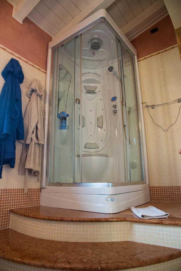Guesthouse "Villa Tamas" Limone sul Garda Buitenkant foto