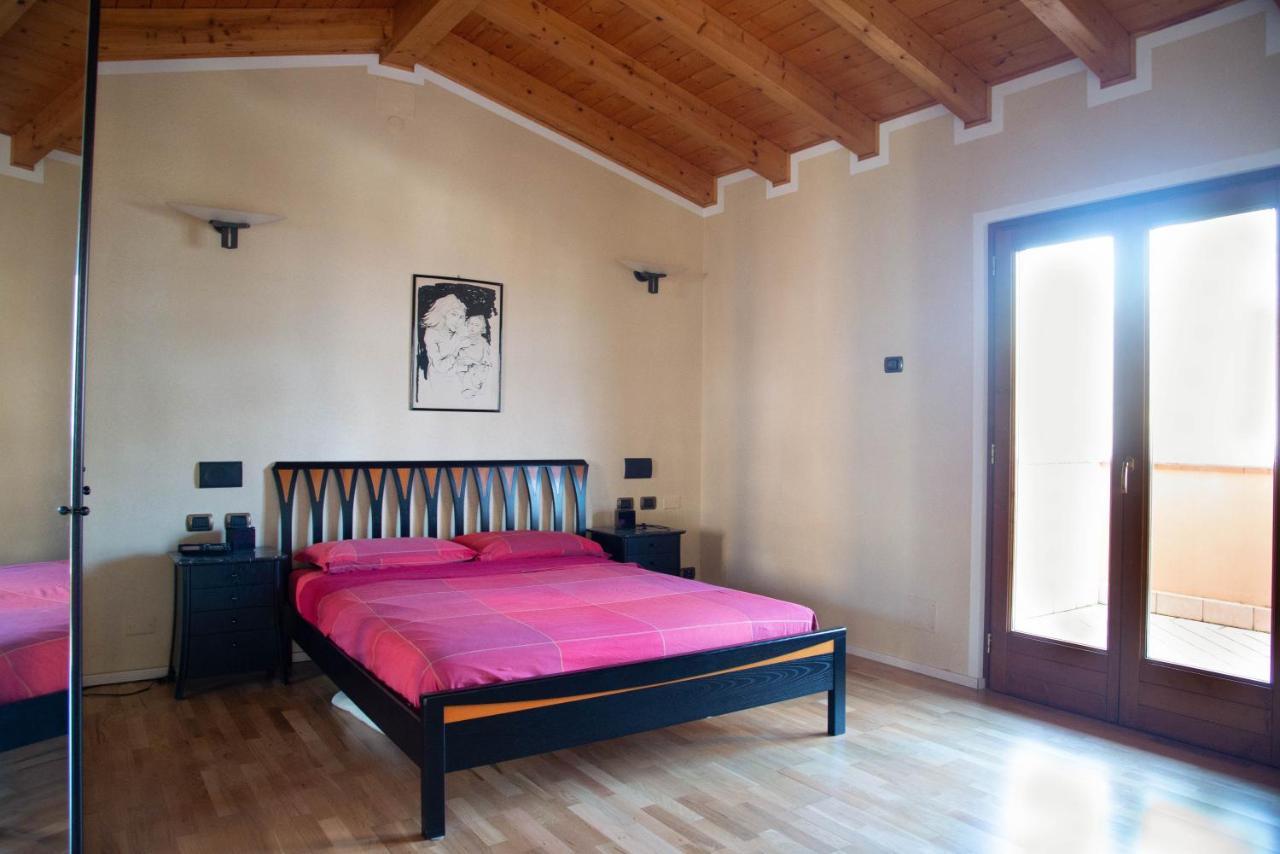 Guesthouse "Villa Tamas" Limone sul Garda Buitenkant foto